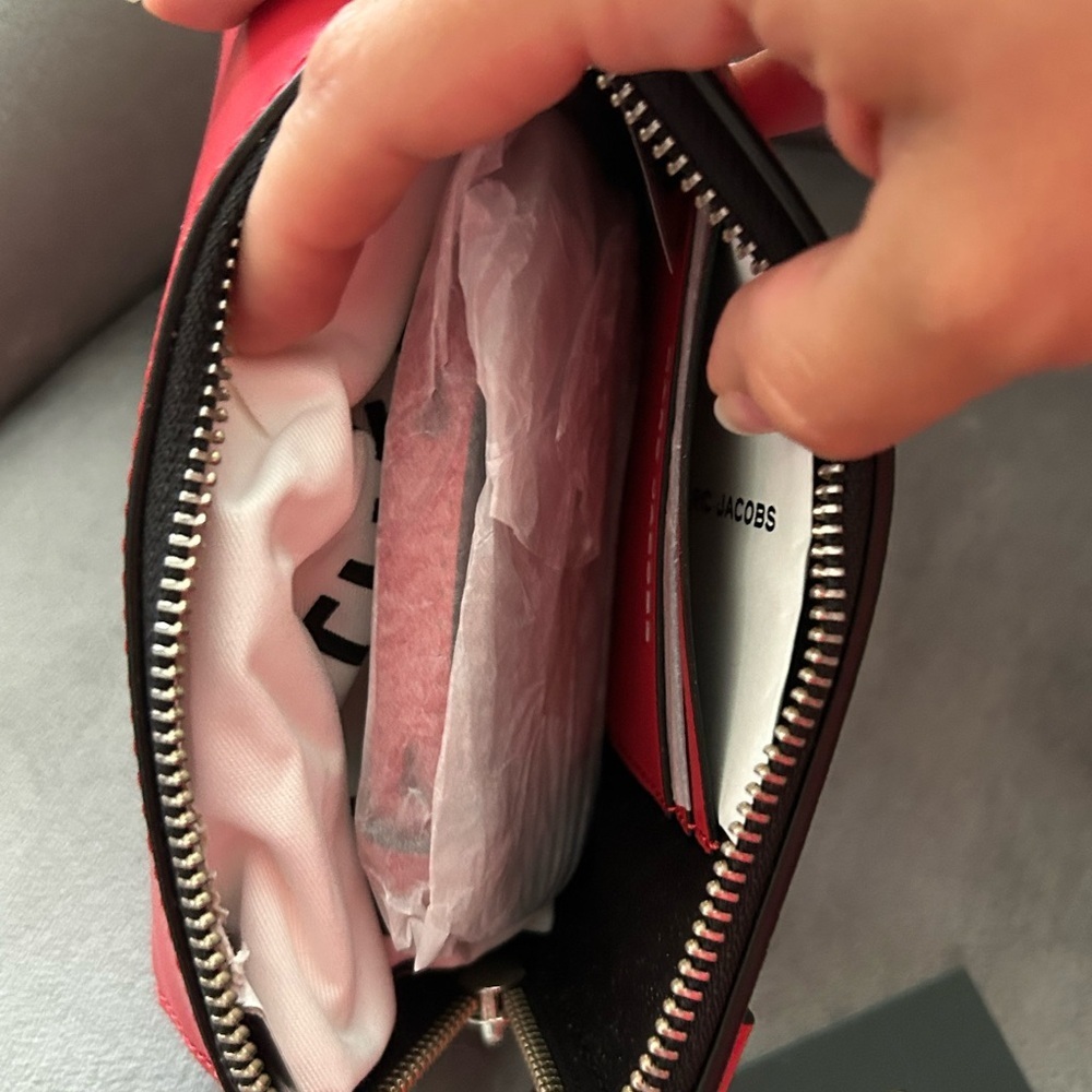 NWT Marc Jacobs red crossbody with dust bag - Picture 4 of 6